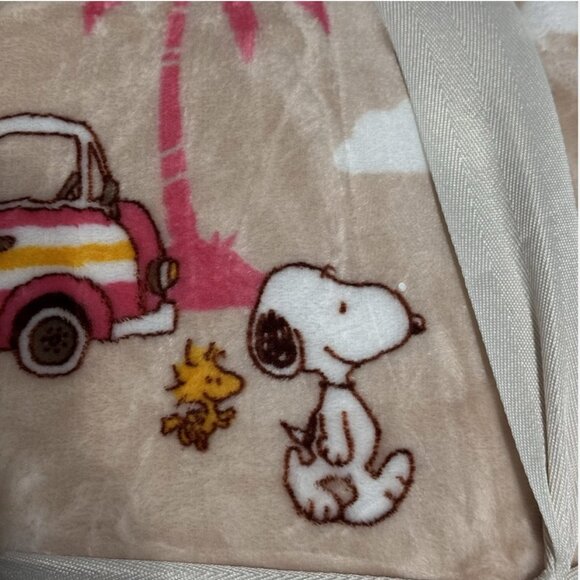Peanuts Snoopy Berkshire Beach Van Palm Tree FULL/QUEEN Blanket Summer Ice Cream - Picture 4 of 9